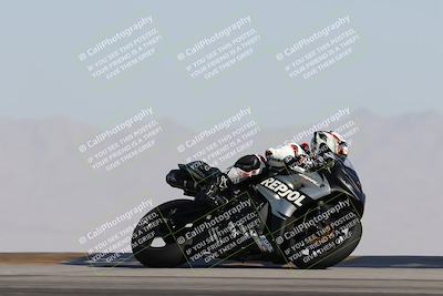 media/Dec-01-2025-Moto Forza (Mon) [[2daa91e15f]]/2-Intermediate Group/Session 2 Turn 9 Entry/